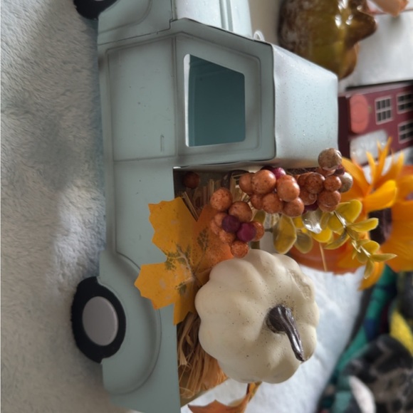 Fall decorations - Picture 8 of 13